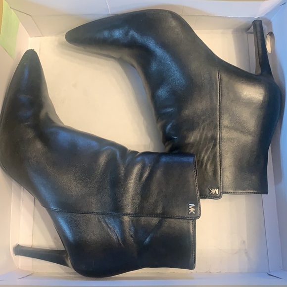 Michael Kors Dorothy flex mid bootie black size 9 - Picture 14 of 14